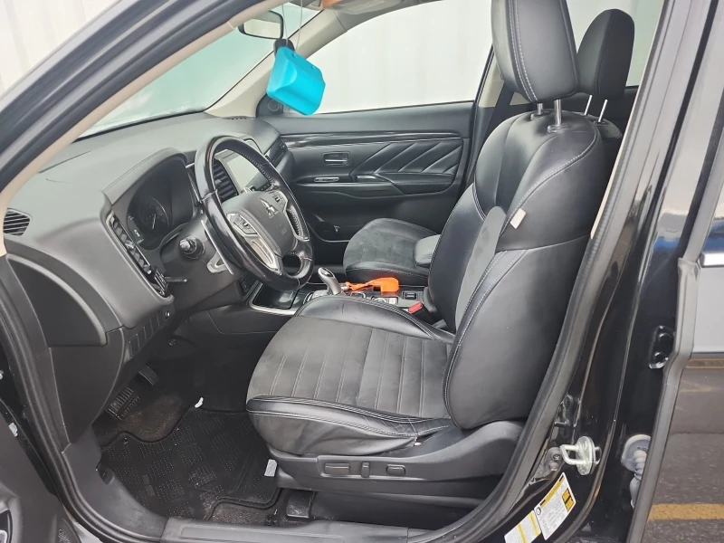 Mitsubishi Outlander PHEV SE * * CARFAX * * АВТО КРЕДИТ * * , снимка 8 - Автомобили и джипове - 53277577