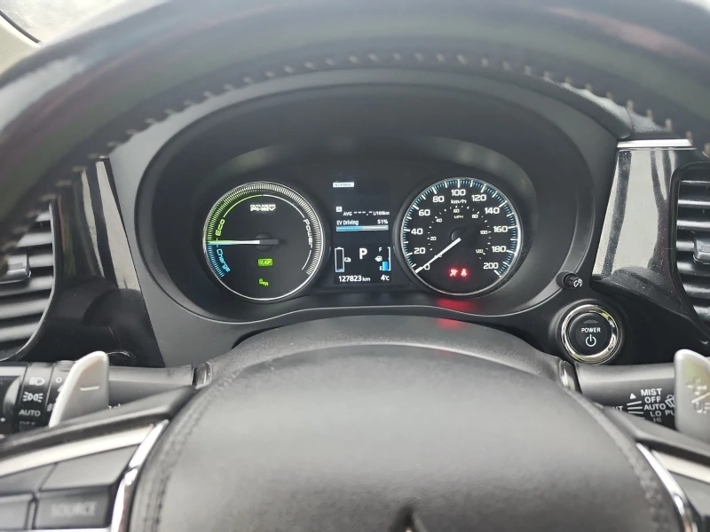 Mitsubishi Outlander PHEV SE * * CARFAX * * АВТО КРЕДИТ * * , снимка 10 - Автомобили и джипове - 53277577