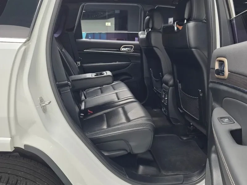 Jeep Grand cherokee 3.0 Diesel Overland Wk2, снимка 12 - Автомобили и джипове - 55264134