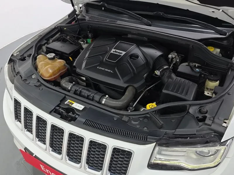 Jeep Grand cherokee 3.0 Diesel Overland Wk2, снимка 6 - Автомобили и джипове - 55264134