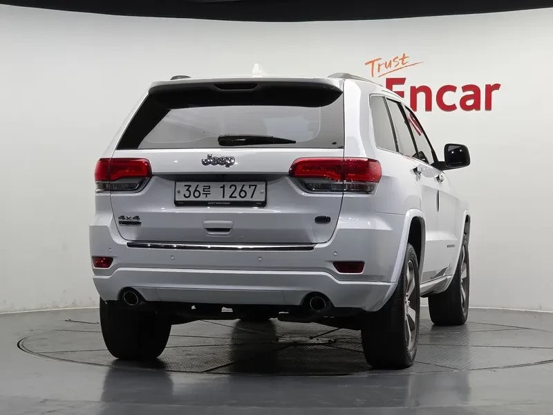 Jeep Grand cherokee 3.0 Diesel Overland Wk2, снимка 4 - Автомобили и джипове - 55264134