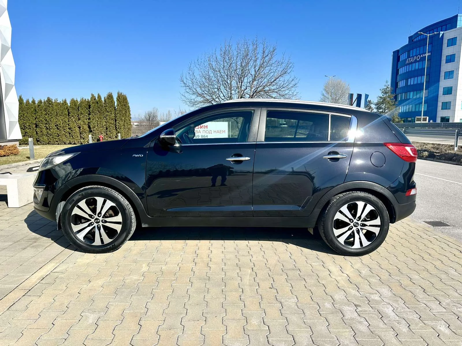 Kia Sportage 2.0 PREMIUM-FULL-4x4 - изображение 8