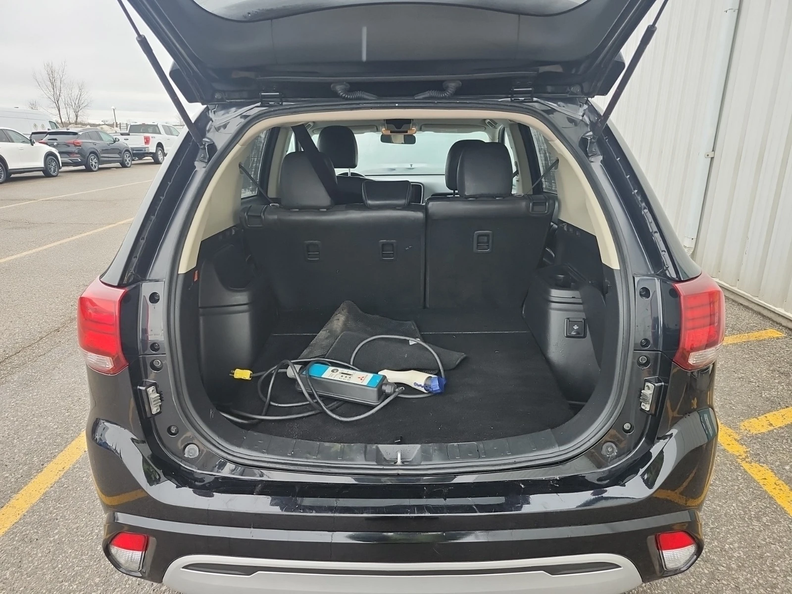 Mitsubishi Outlander PHEV SE * * CARFAX * * ���� ������ * *  | Mobile.bg � ����������� 7