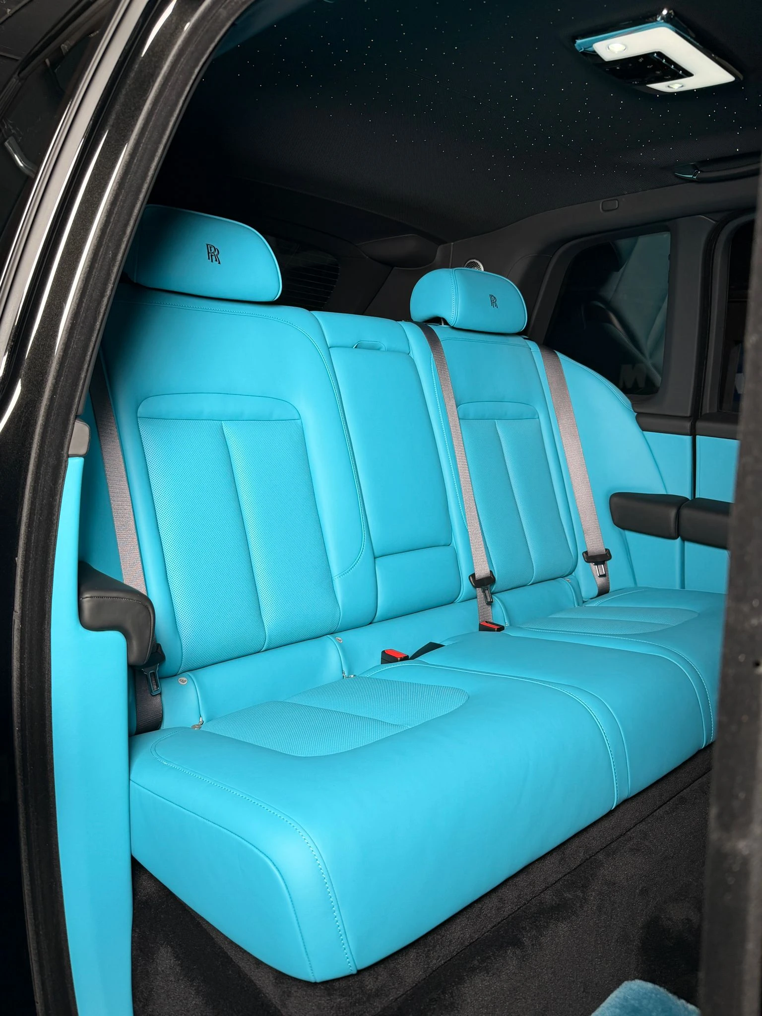 Rolls-Royce Cullinan Series II Facelift* Black+ Turchese, снимка 15 - Автомобили и джипове - 54275490