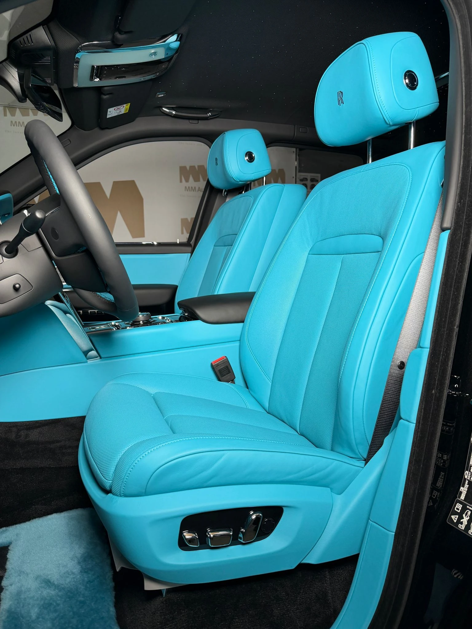 Rolls-Royce Cullinan Series II Facelift* Black+ Turchese, снимка 8 - Автомобили и джипове - 54275490