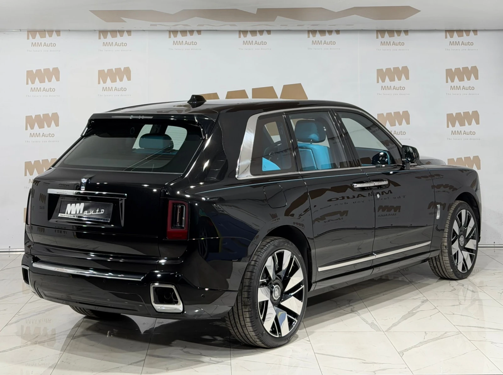 Rolls-Royce Cullinan Series II Facelift* Black+ Turchese, снимка 3 - Автомобили и джипове - 54275490