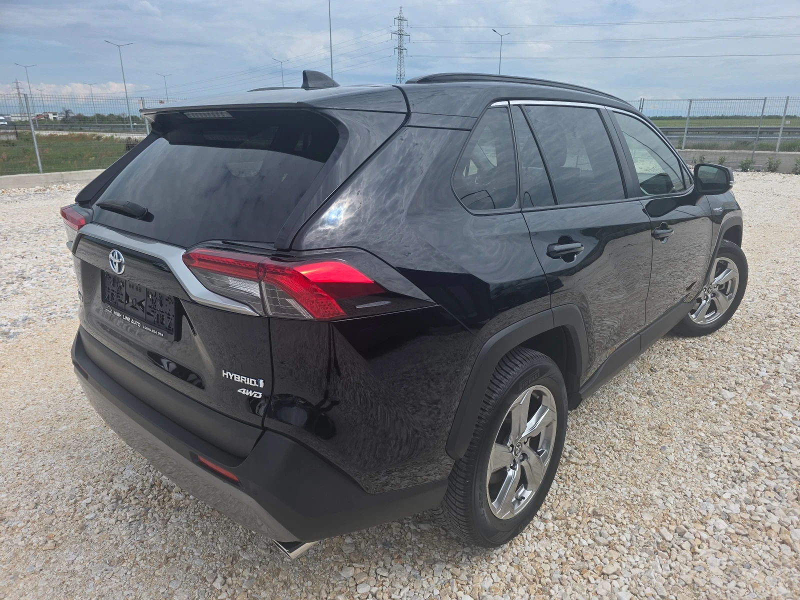 Toyota Rav4 2.5 Hybrid 4x4 в ГАРАНЦИЯ Пълна Сервизна в Тойота, снимка 3 - Автомобили и джипове - 54626035