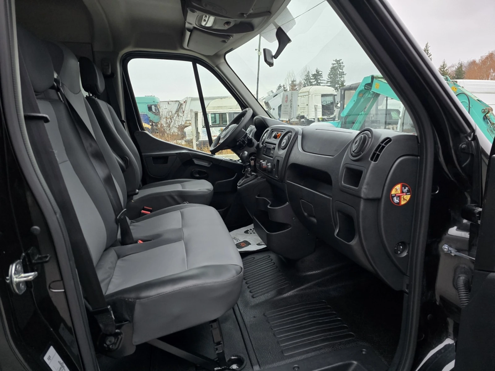 Opel Movano 2.3dci-165кс-9места - изображение 9