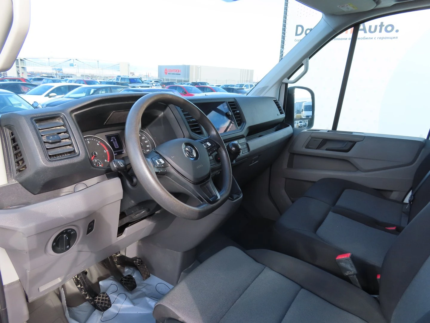 VW Crafter 35 Kasten M 11.3 m3 TDI предно - изображение 4