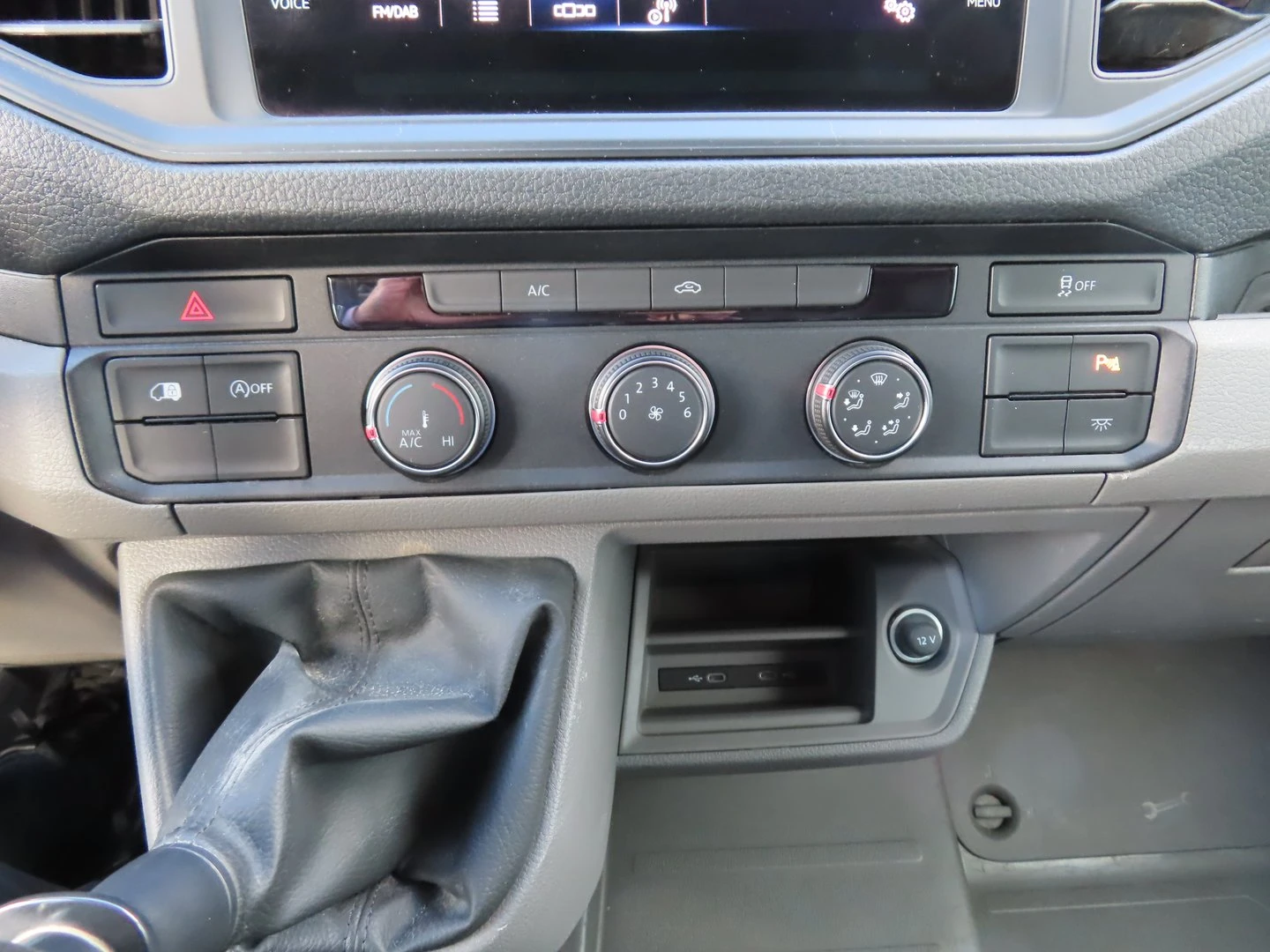 VW Crafter 35 Kasten M 11.3 m3 TDI предно - изображение 10