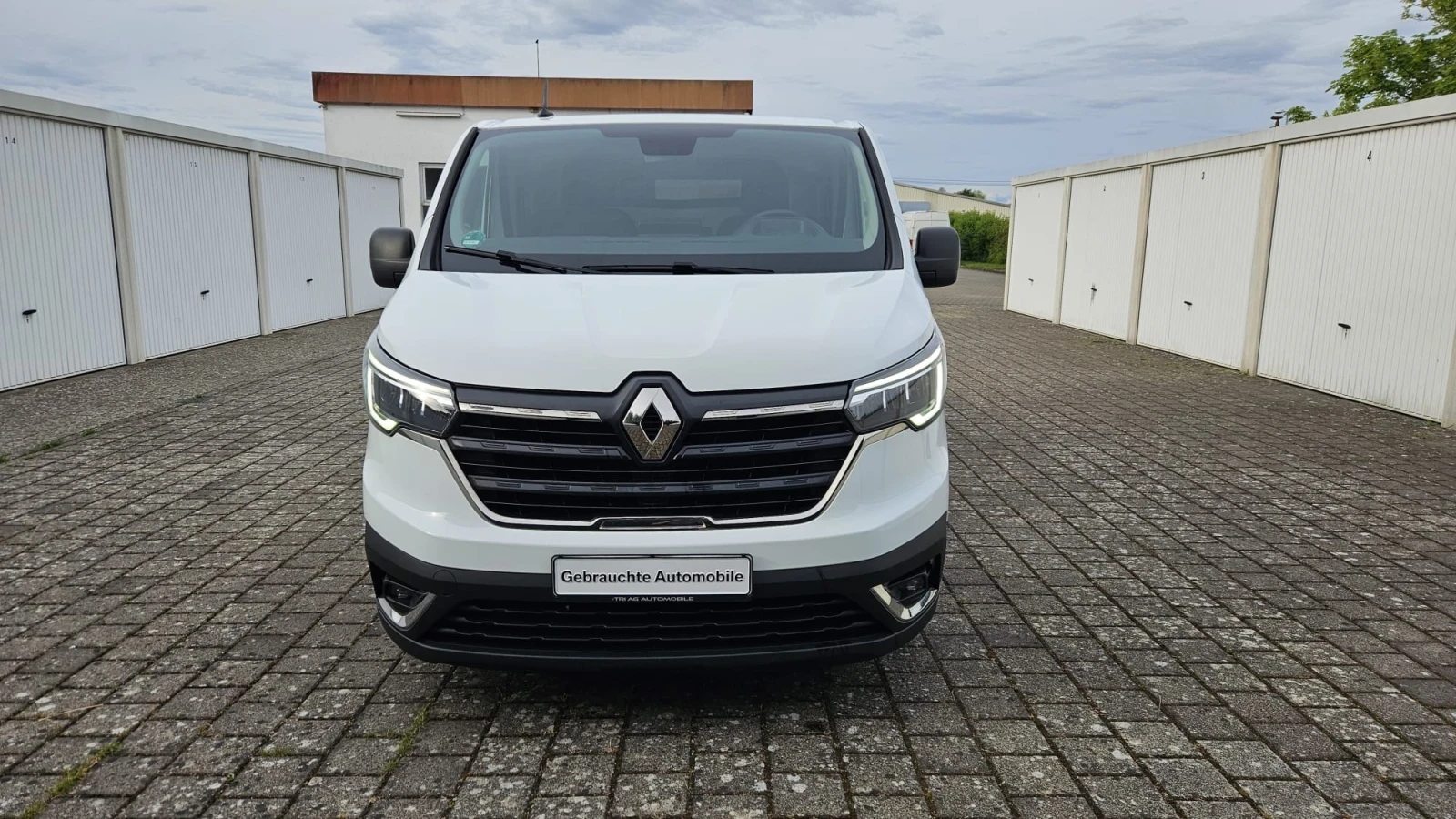Renault Trafic H1L1, снимка 2 - Бусове и автобуси - 56299122