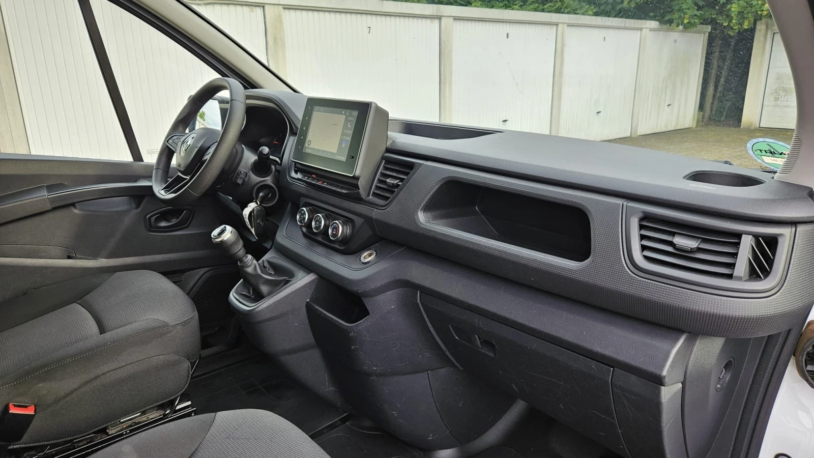 Renault Trafic H1L1, снимка 10 - Бусове и автобуси - 56299122