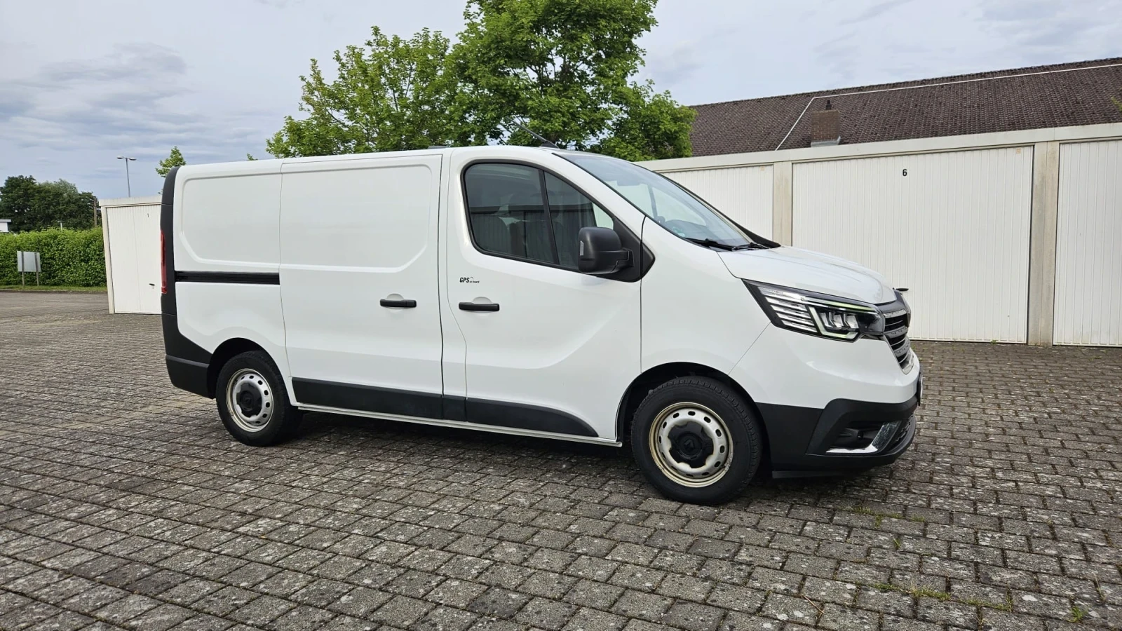 Renault Trafic H1L1, снимка 4 - Бусове и автобуси - 56299122