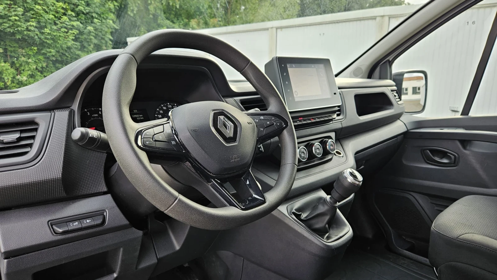 Renault Trafic H1L1, снимка 12 - Бусове и автобуси - 56299122