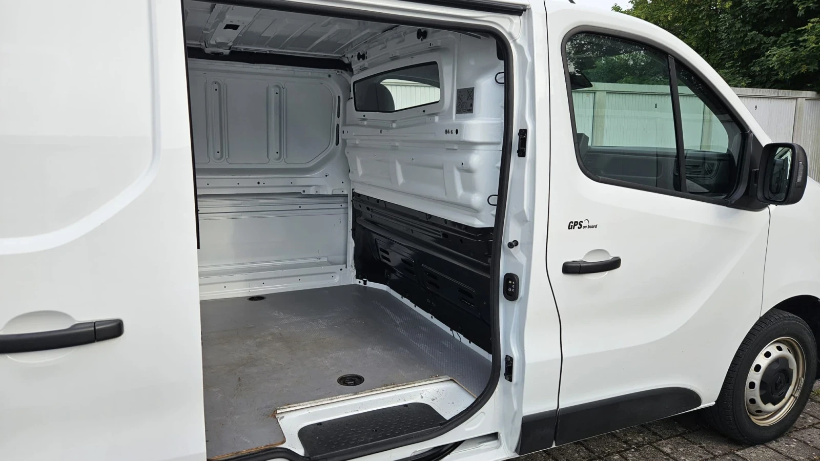 Renault Trafic H1L1, снимка 15 - Бусове и автобуси - 56299122