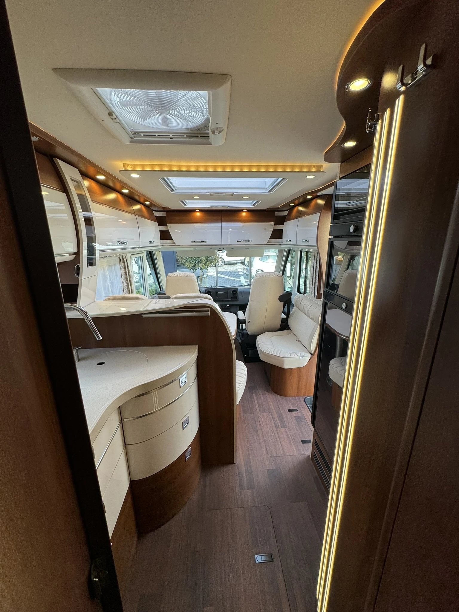 ������ Mercedes-Benz Carthago Chic C Line I 4,9 Le L | Mobile.bg � ����������� 16