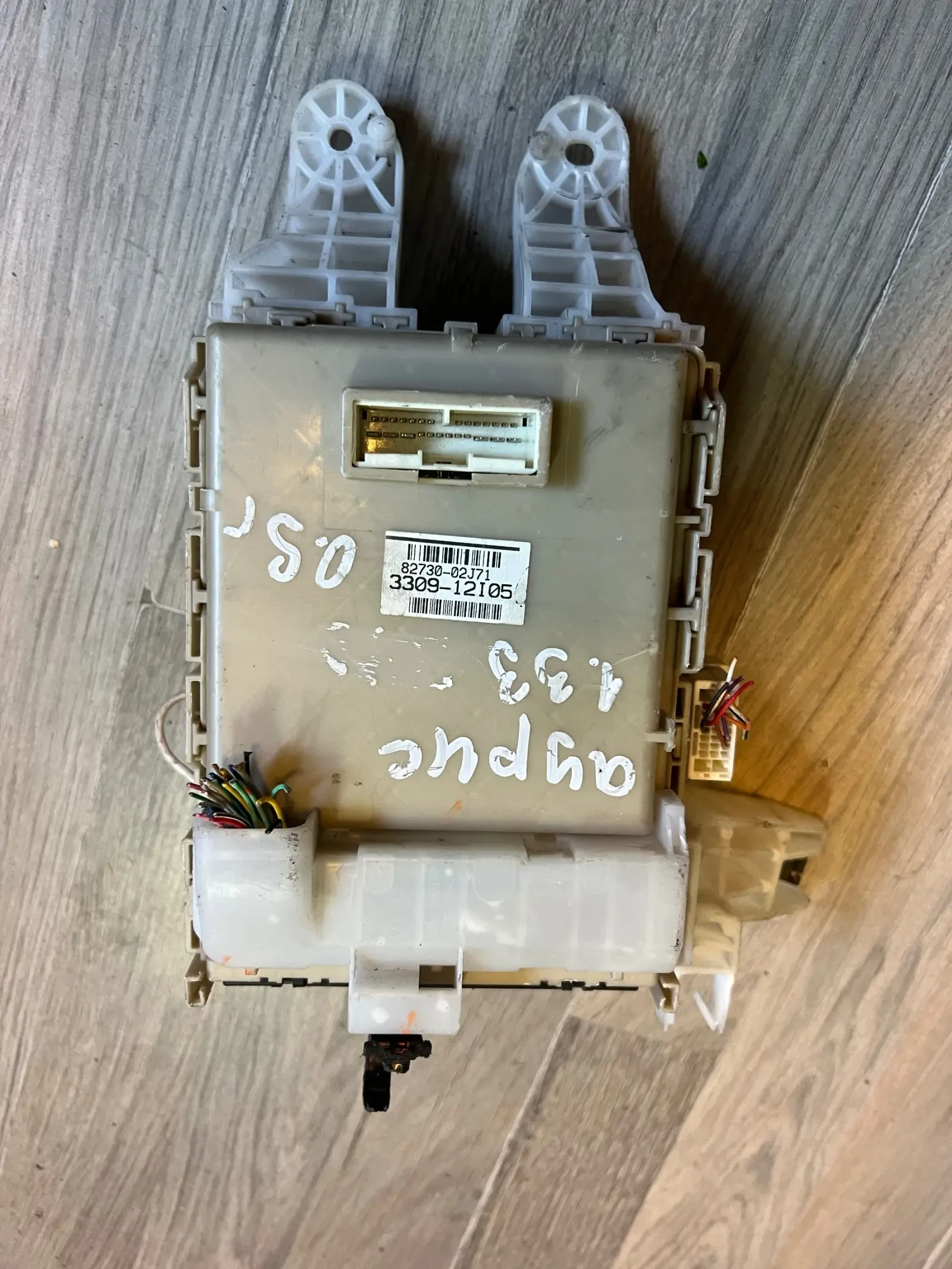 82730-02J71 ����� � ������������ TOYOTA AURIS 82730-02J71 | Mobile.bg � ����������� 1