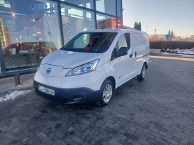  Nissan e-NV200