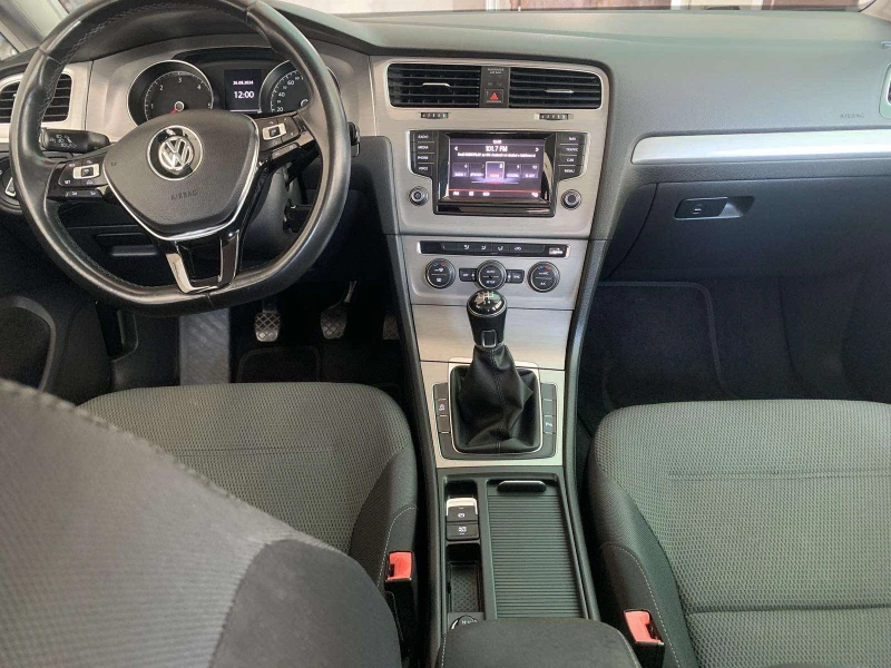 VW Golf 1.6TDI, снимка 7 - Автомобили и джипове - 47261790