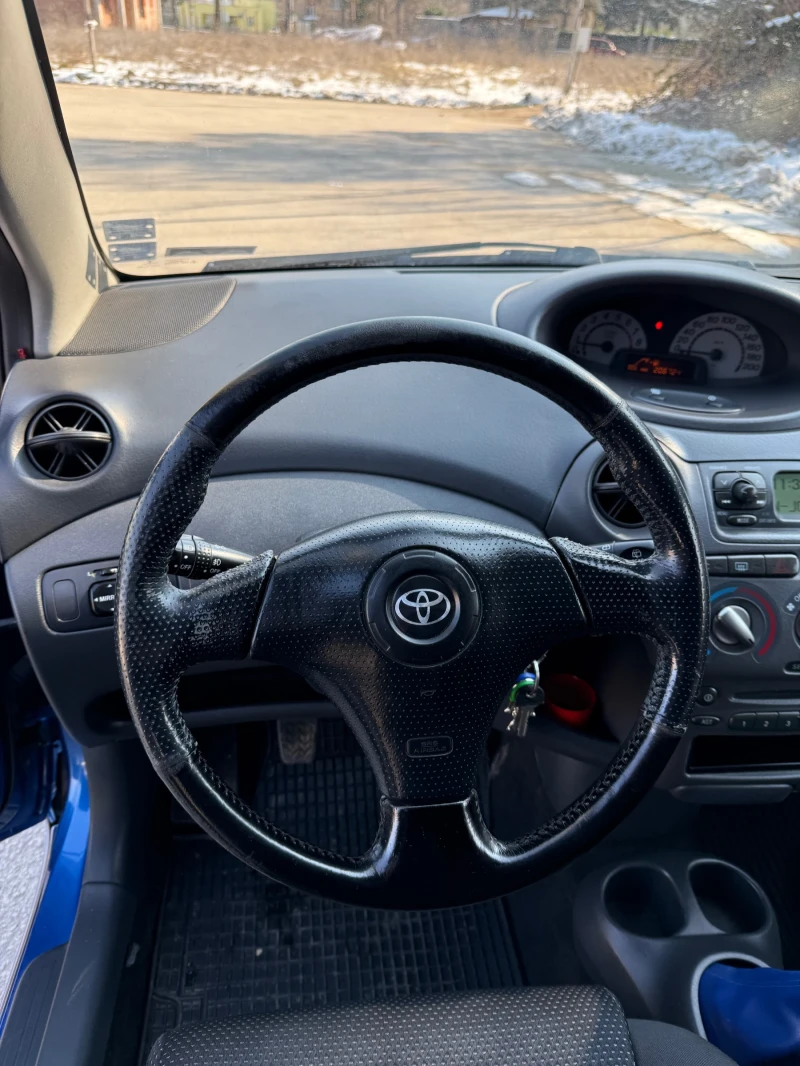 Toyota Yaris, снимка 9 - Автомобили и джипове - 49248551