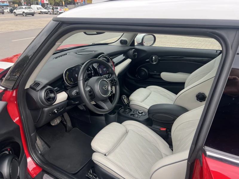 Mini Cooper s SE Facelift, снимка 9 - Автомобили и джипове - 52134523
