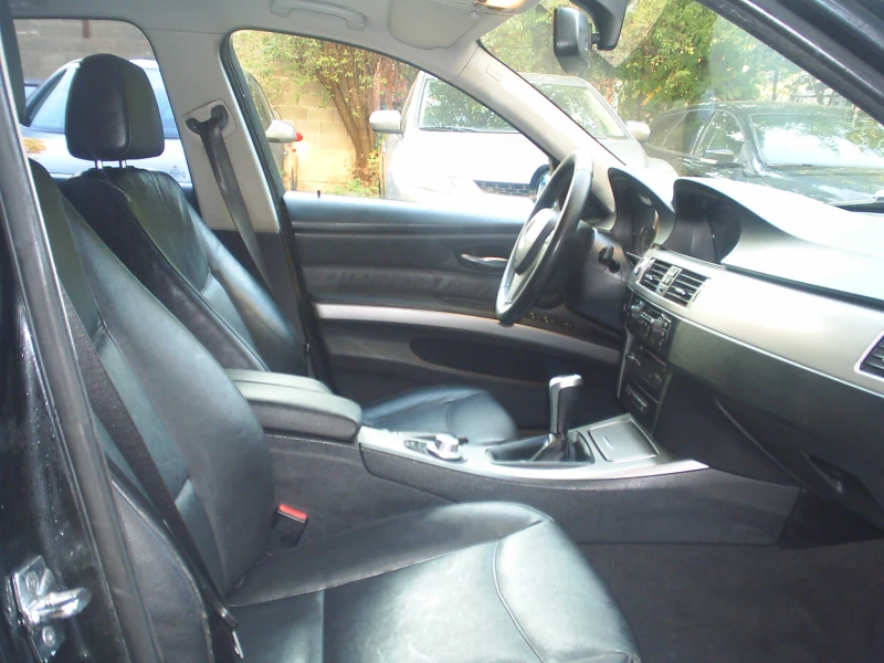 BMW 320 2.0 I 150 к.с, снимка 11 - Автомобили и джипове - 52625942