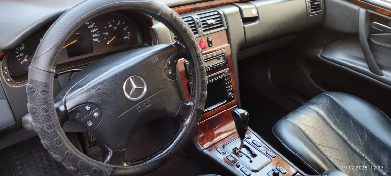 Mercedes-Benz 320 CDI КЛИМАТРОНИК, снимка 14 - Автомобили и джипове - 52926186