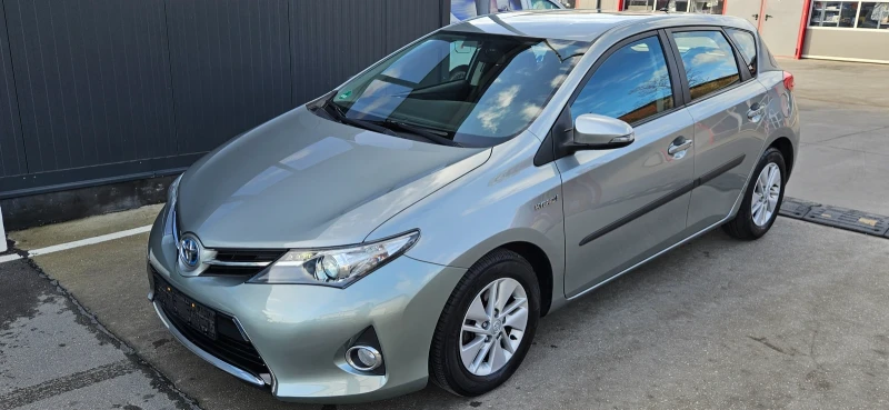 Toyota Auris 1.8 , Hybrid , Топ състояние