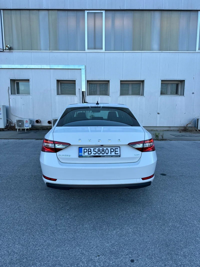 Skoda Superb Facelift 2.0TDI DSG7 190, снимка 2 - Автомобили и джипове - 53067429