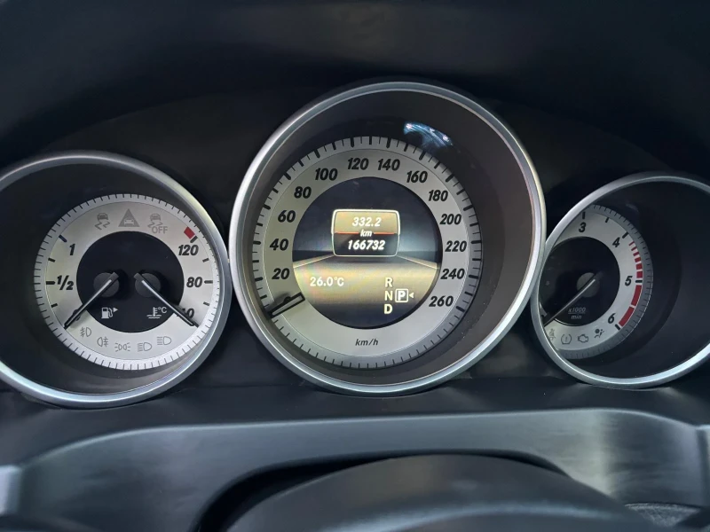 Mercedes-Benz E 400, снимка 8 - Автомобили и джипове - 53237212