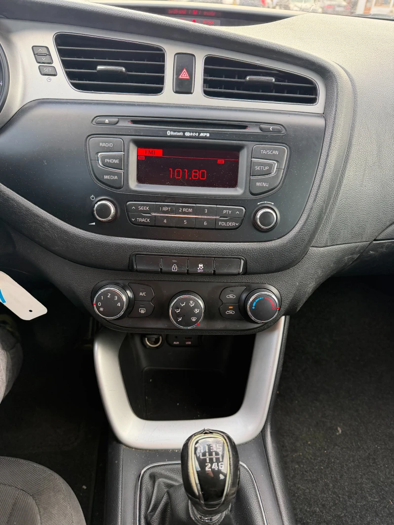 Kia Ceed 1.6CRDI EURO 5, снимка 12 - Автомобили и джипове - 53354963