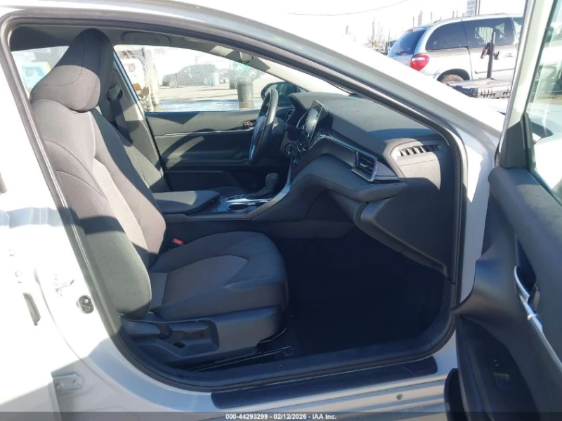 Toyota Camry 2.5l Le Awd, снимка 5 - Автомобили и джипове - 53570996