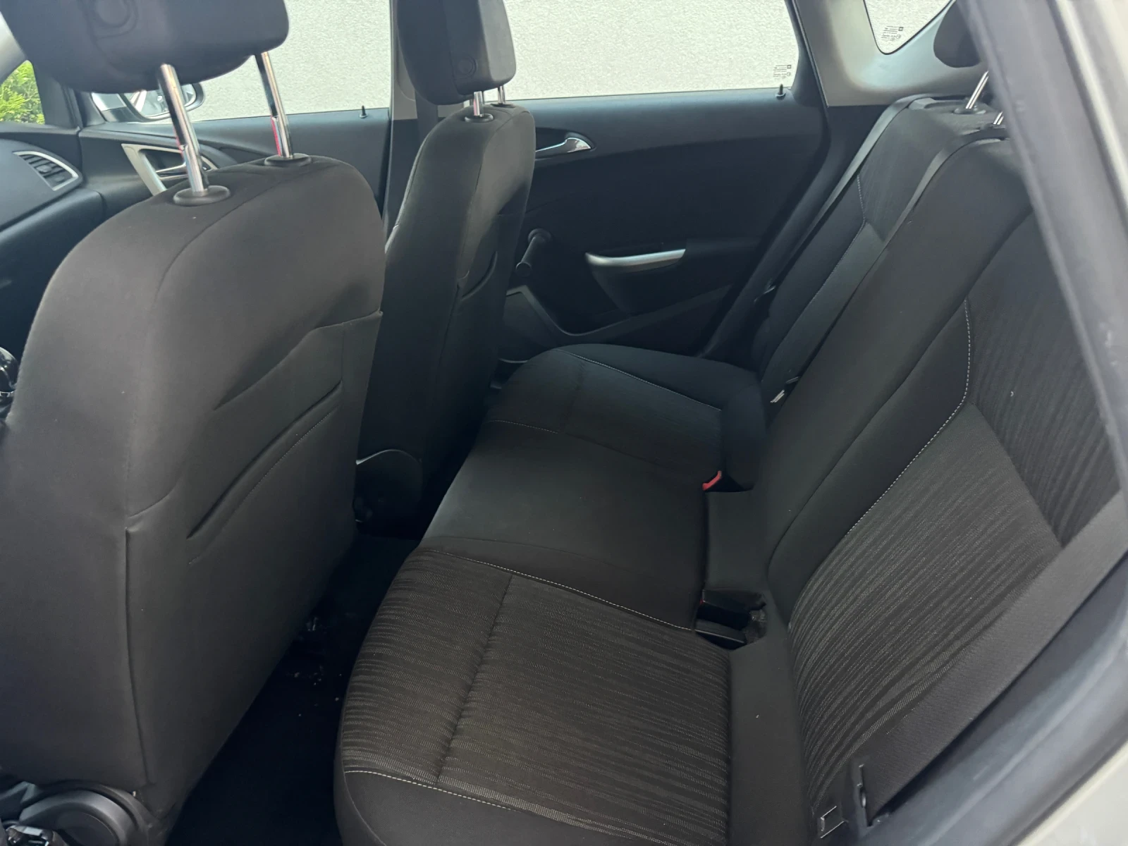 Opel Astra 1.7 Cdti  Diesel  - изображение 10