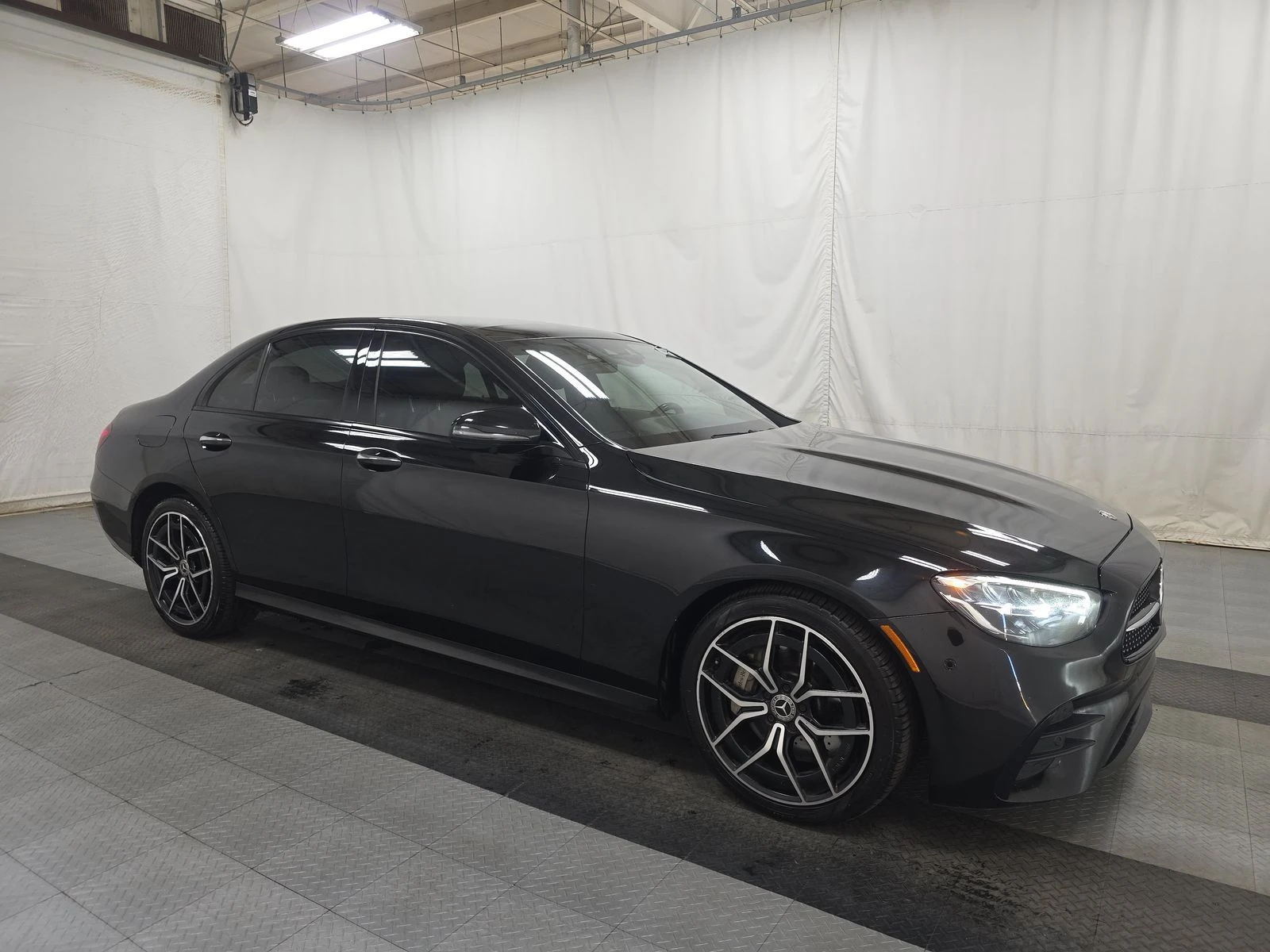 Mercedes-Benz E 350 AMG PACK* BURMASTER* DESIGNO* AMBIENT* PANORAMA* K - изображение 3