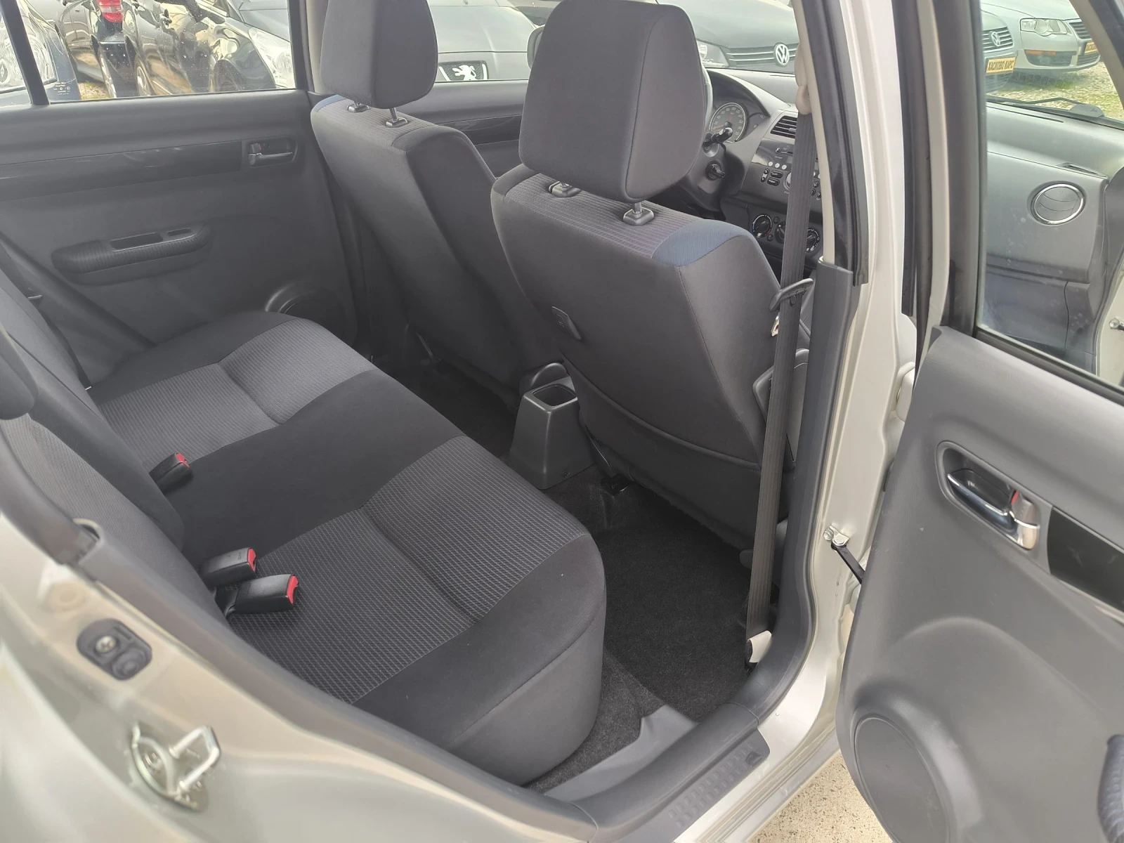 Suzuki Swift 1.3i - изображение 10