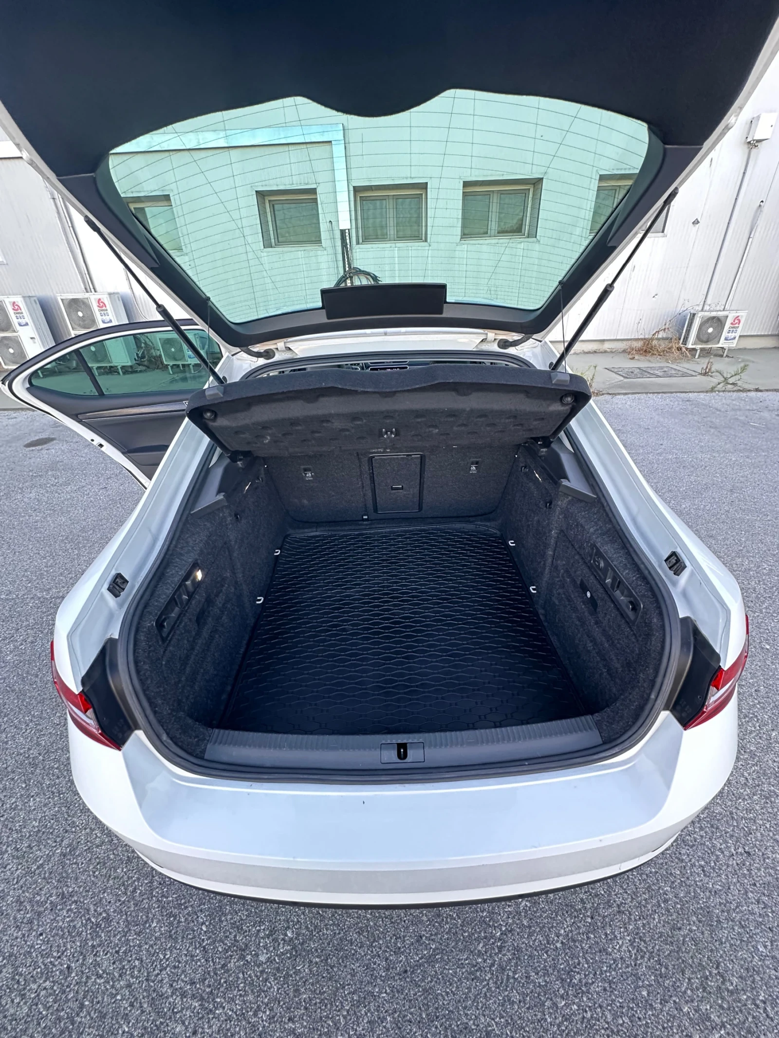 Skoda Superb Facelift 2.0TDI DSG7 190 | Mobile.bg � ����������� 11