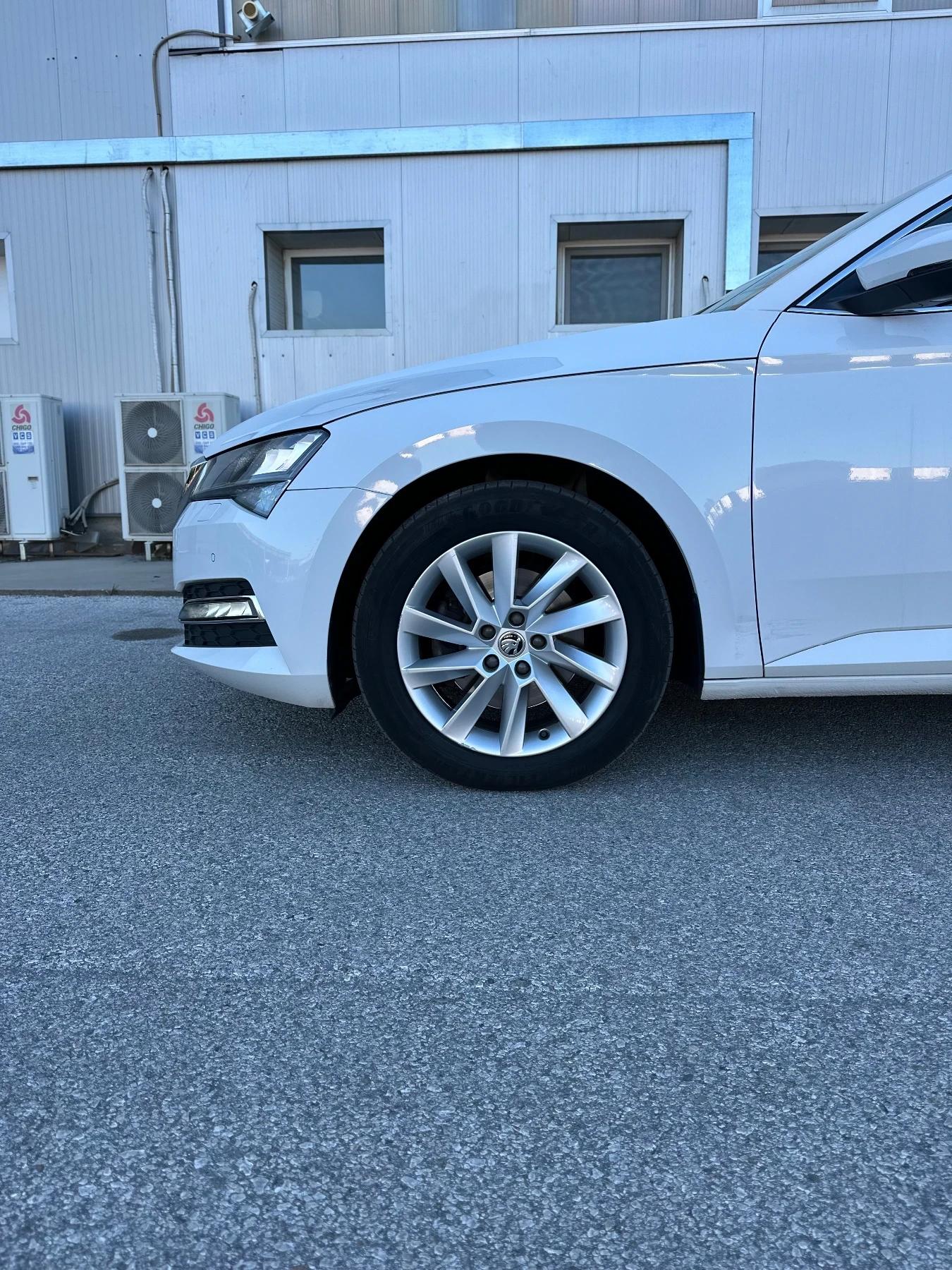 Skoda Superb Facelift 2.0TDI DSG7 190 - изображение 8