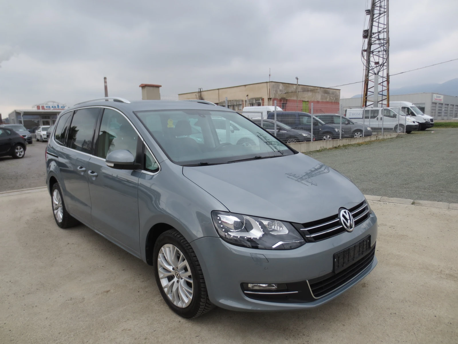 VW Sharan 2.0TDI* DSG* 7ms., снимка 3 - Автомобили и джипове - 54040519