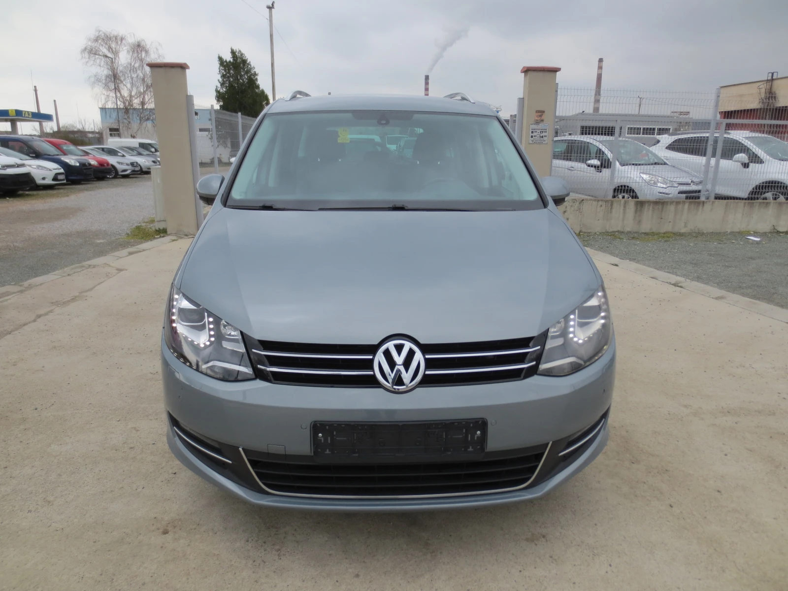 VW Sharan 2.0TDI* DSG* 7ms., снимка 2 - Автомобили и джипове - 54040519