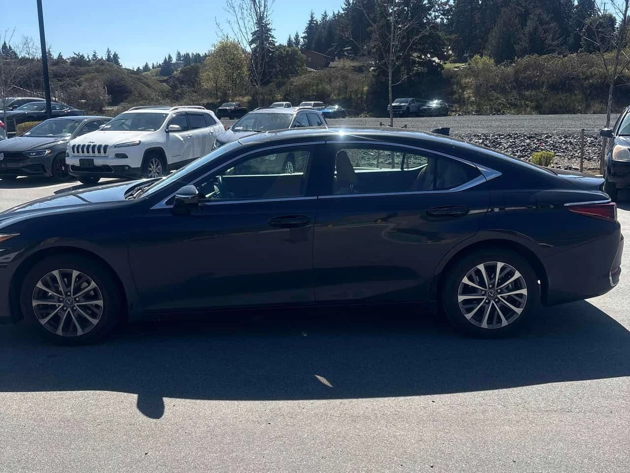 Lexus ES * 250 * CARFAX * ОБДУХВАНЕ * СЛЕДЕНЕ НА ЛЕНТИ, снимка 2 - Автомобили и джипове - 54143906