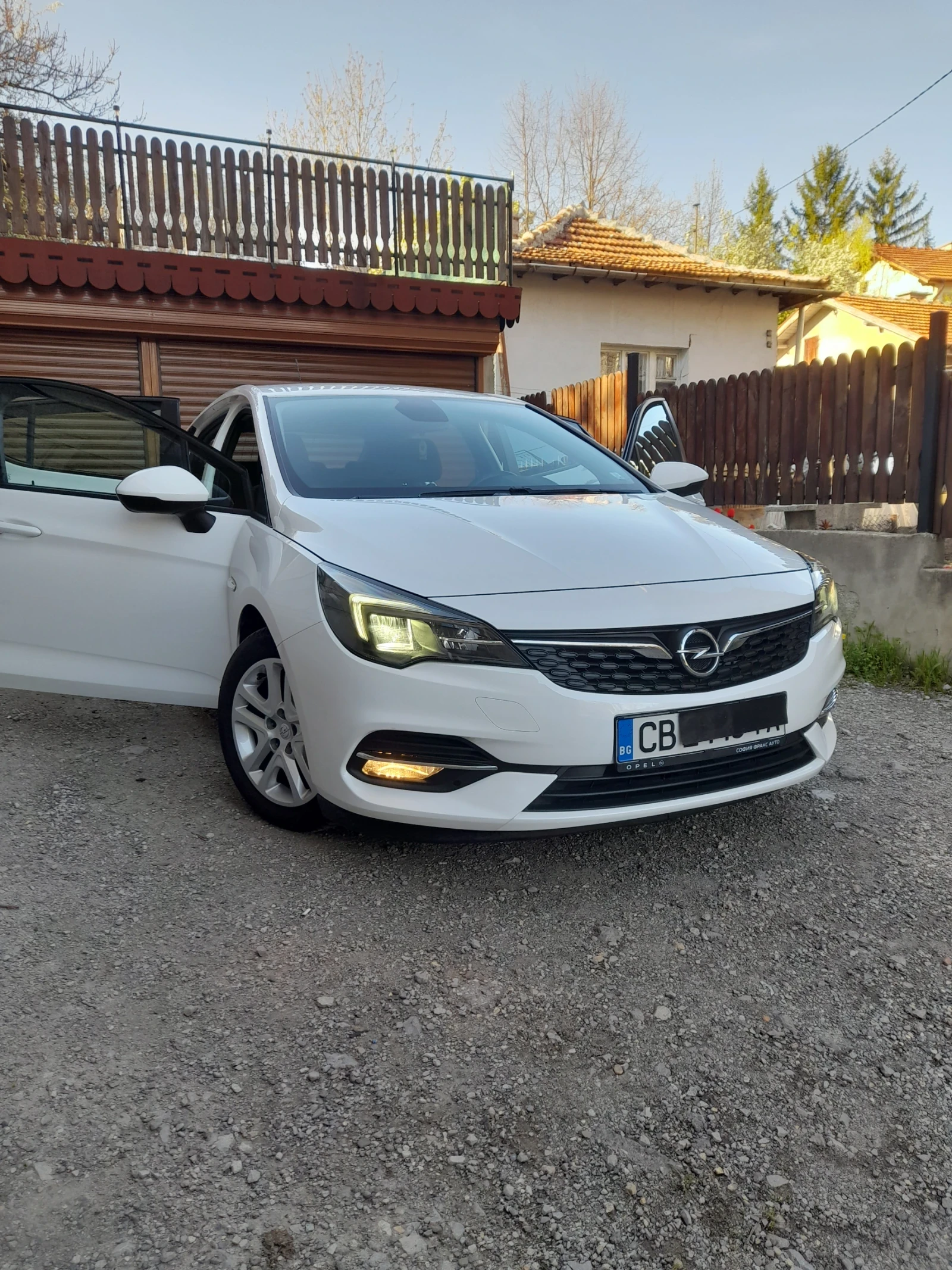 Opel Astra 1.2-TURBO 131ks ELEGANS, снимка 3 - Автомобили и джипове - 54305555
