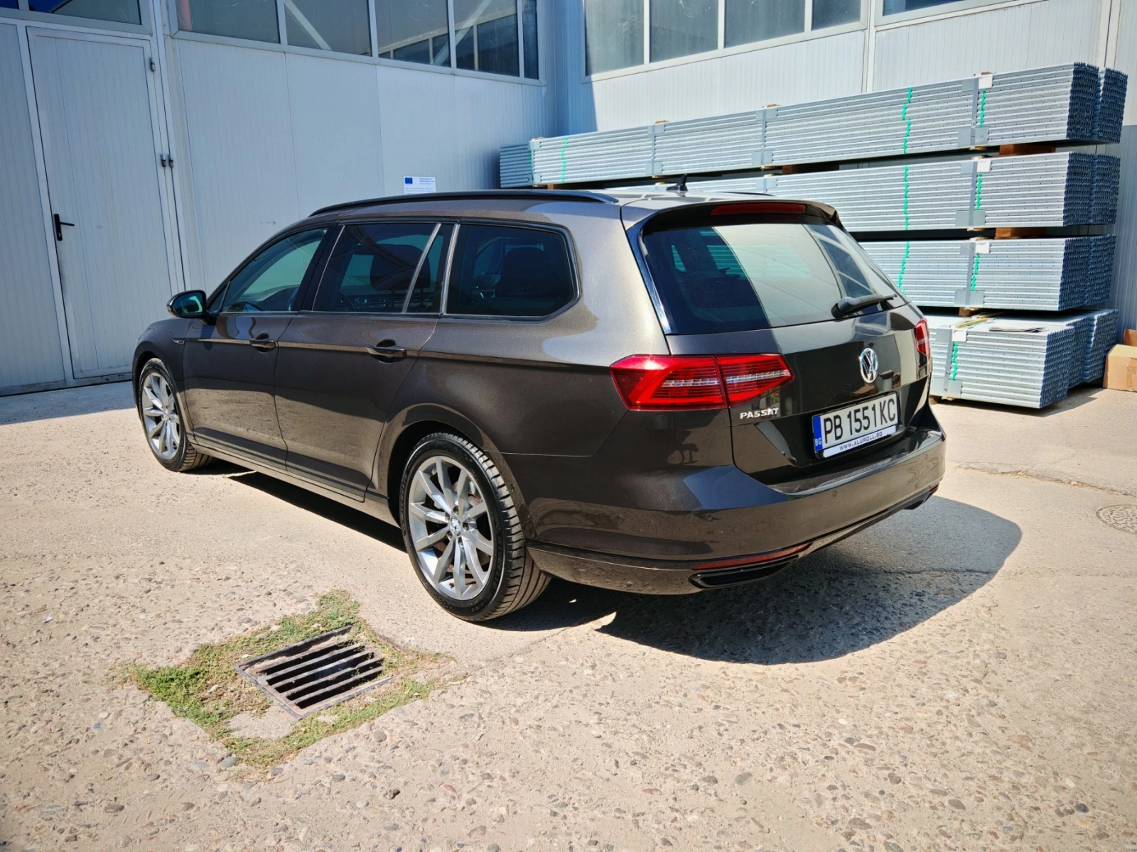 VW Passat, снимка 5 - Автомобили и джипове - 54333332
