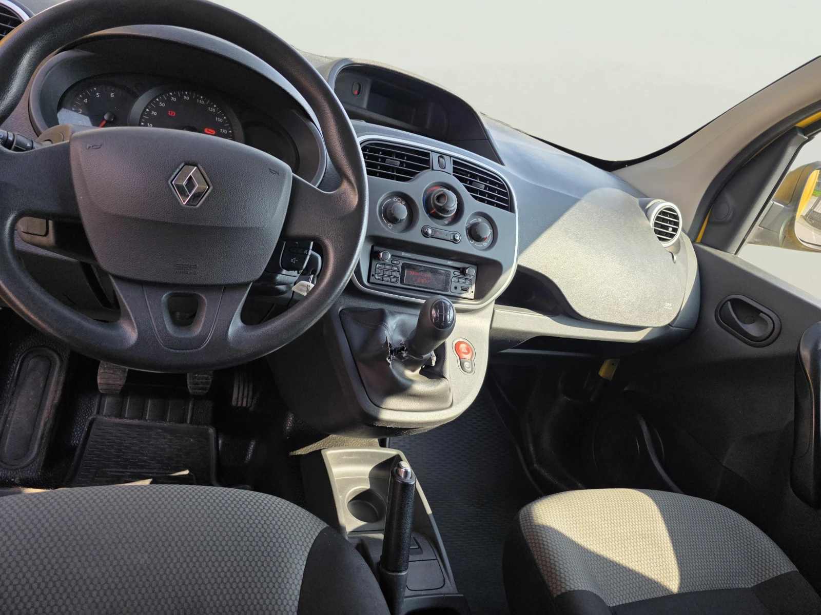 Renault Kangoo 1.5 TDCi, снимка 10 - Автомобили и джипове - 54516178