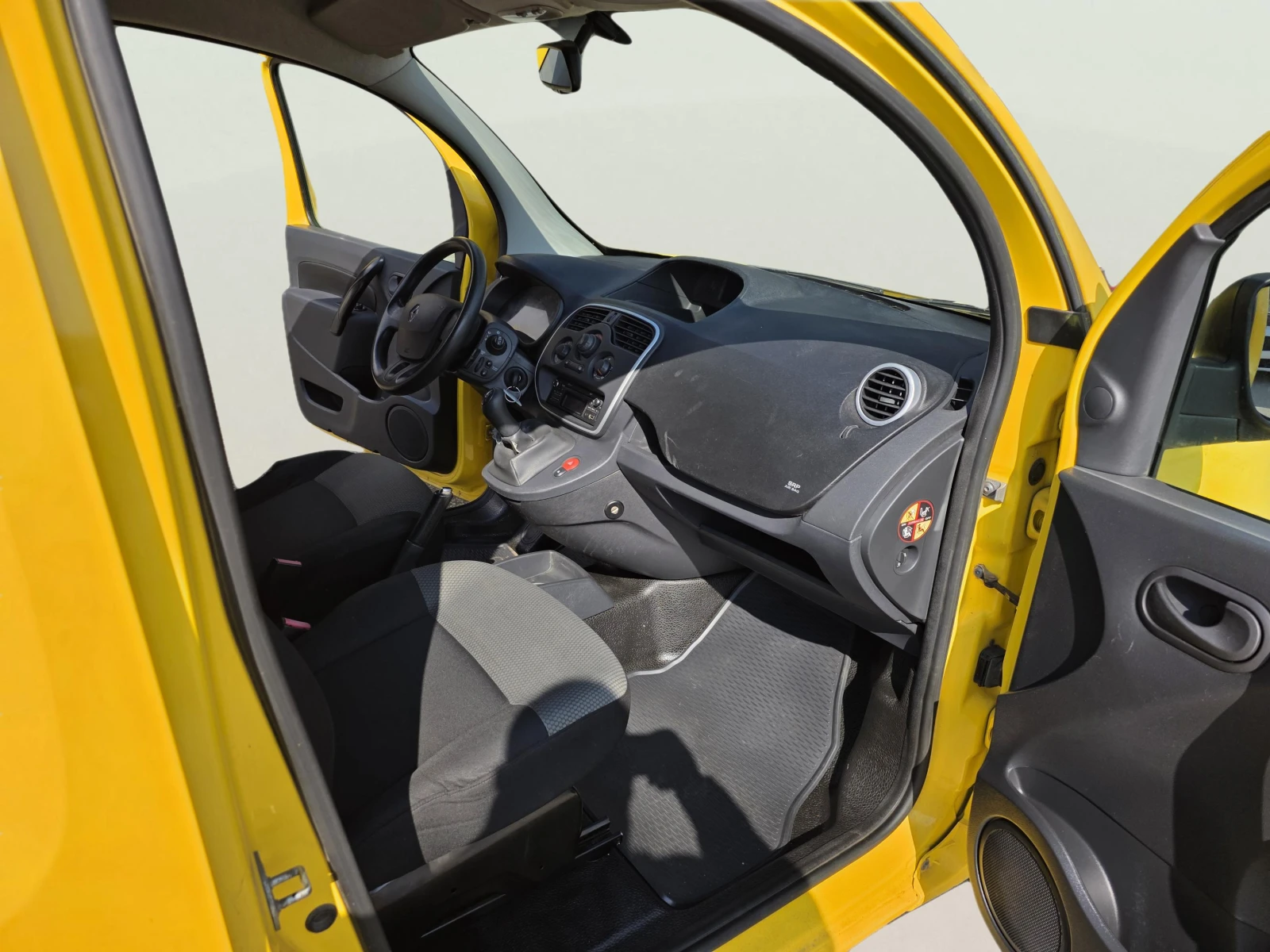 Renault Kangoo 1.5 TDCi, снимка 9 - Автомобили и джипове - 54516178