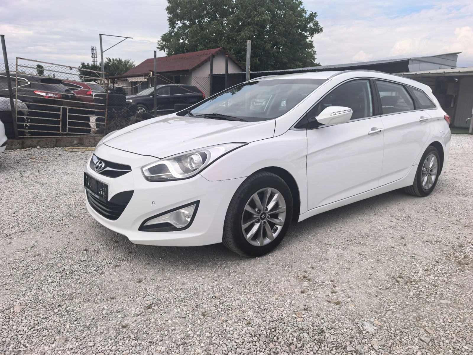 Hyundai I40 Комби, снимка 5 - Автомобили и джипове - 55015829