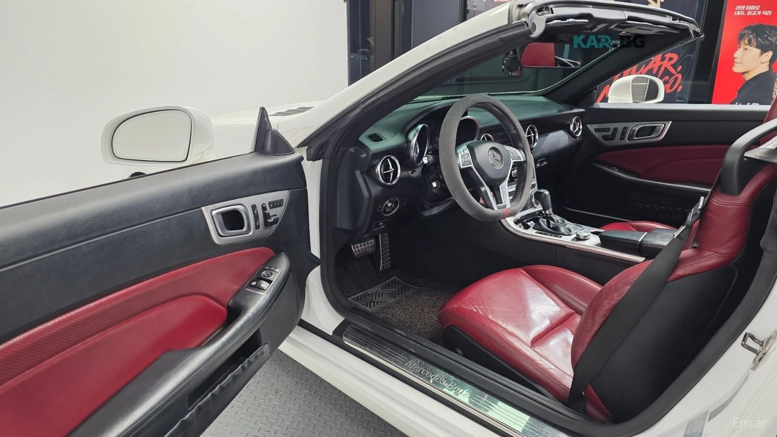 Mercedes-Benz SLK 200 BlueEfficiency* КОЖА* НАВИ* КАМЕРА, снимка 10 - Автомобили и джипове - 55208418