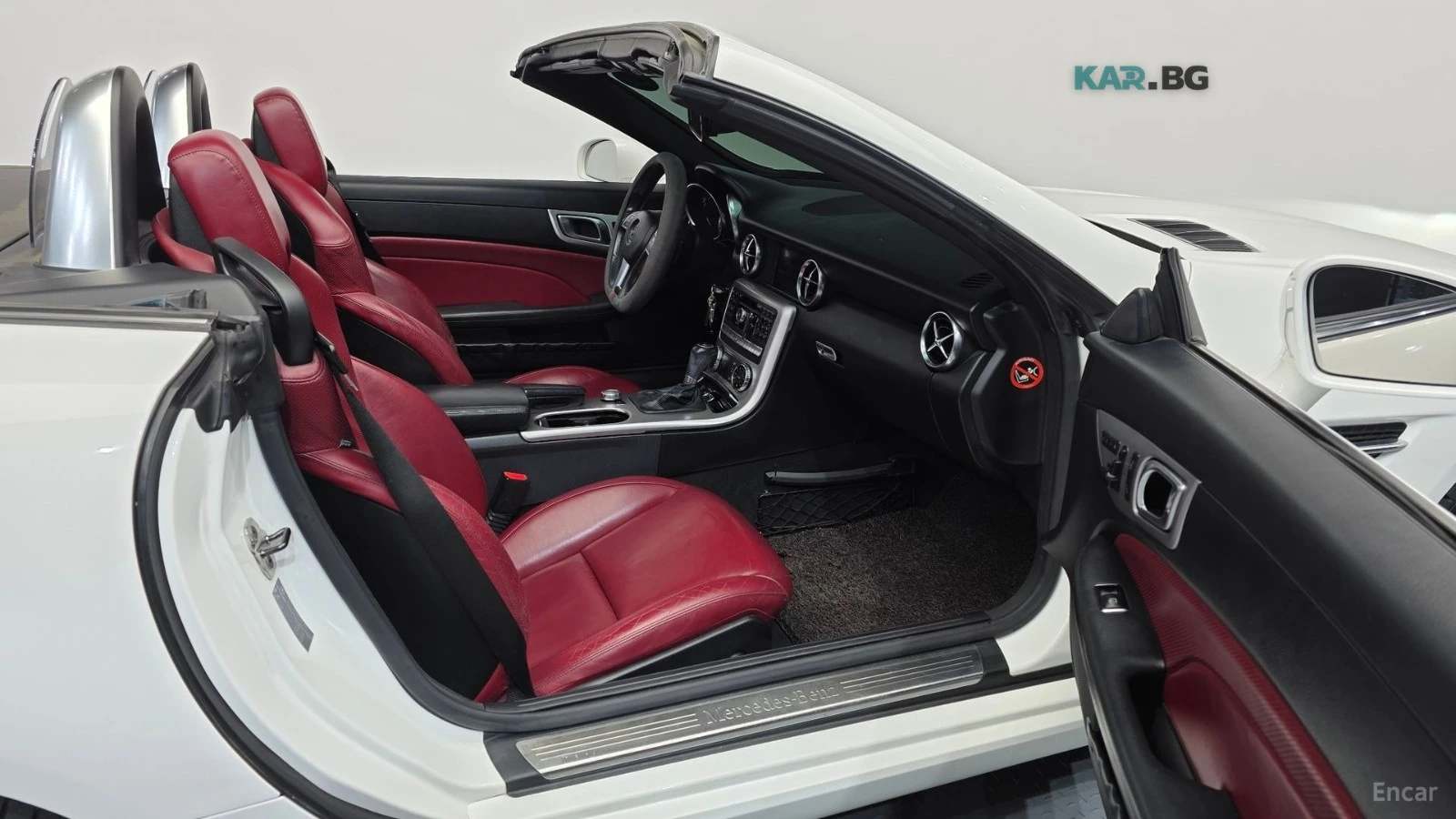 Mercedes-Benz SLK 200 BlueEfficiency* КОЖА* НАВИ* КАМЕРА, снимка 11 - Автомобили и джипове - 55208418