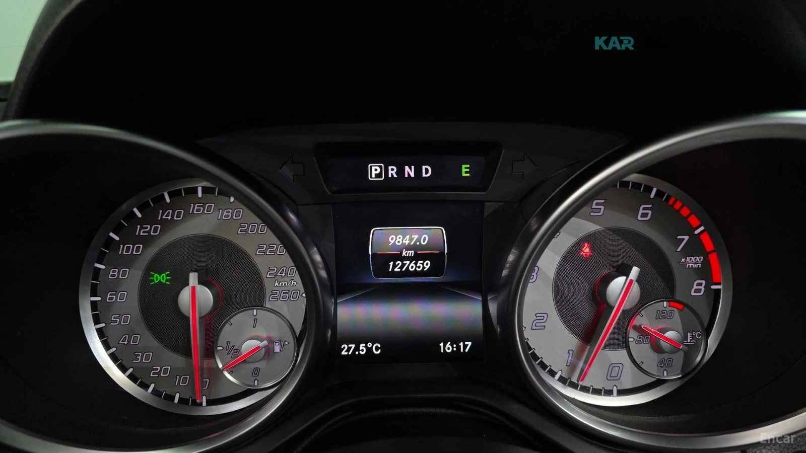 Mercedes-Benz SLK 200 BlueEfficiency* КОЖА* НАВИ* КАМЕРА, снимка 8 - Автомобили и джипове - 55208418