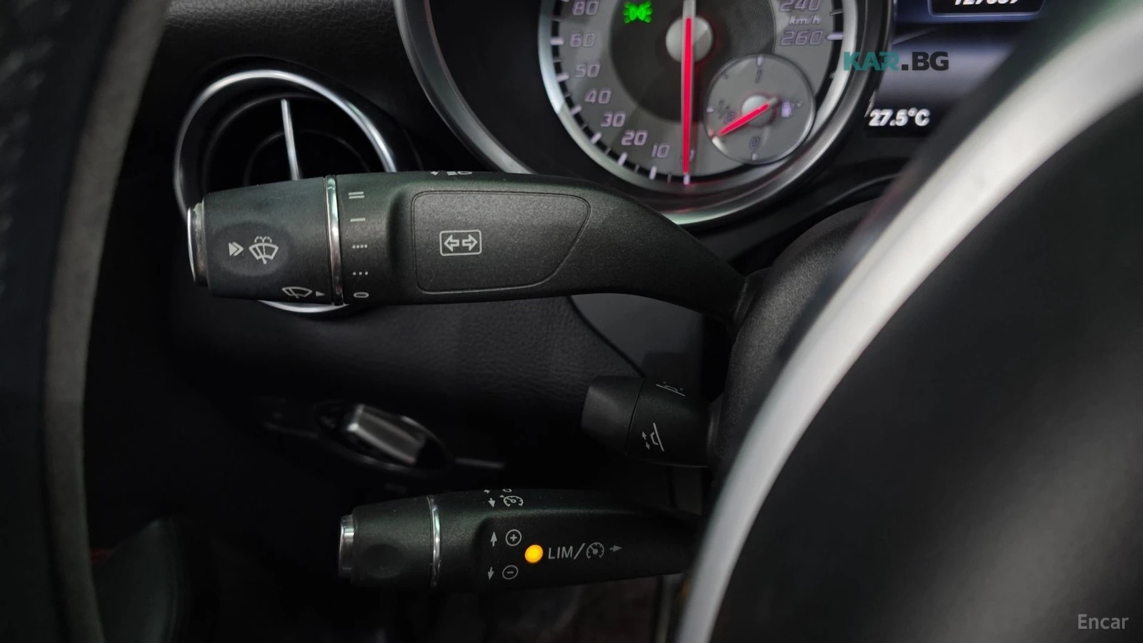 Mercedes-Benz SLK 200 BlueEfficiency* КОЖА* НАВИ* КАМЕРА, снимка 13 - Автомобили и джипове - 55208418