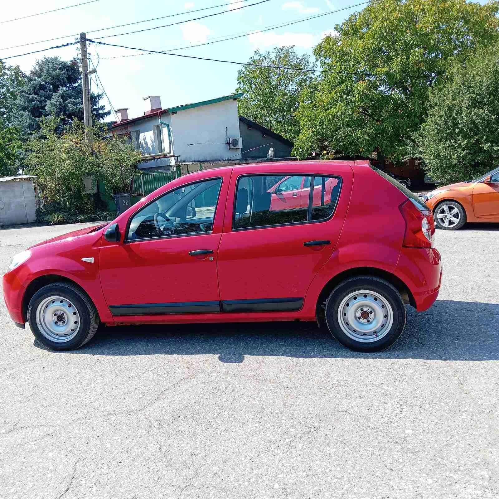 Dacia Sandero, снимка 8 - Автомобили и джипове - 56071553